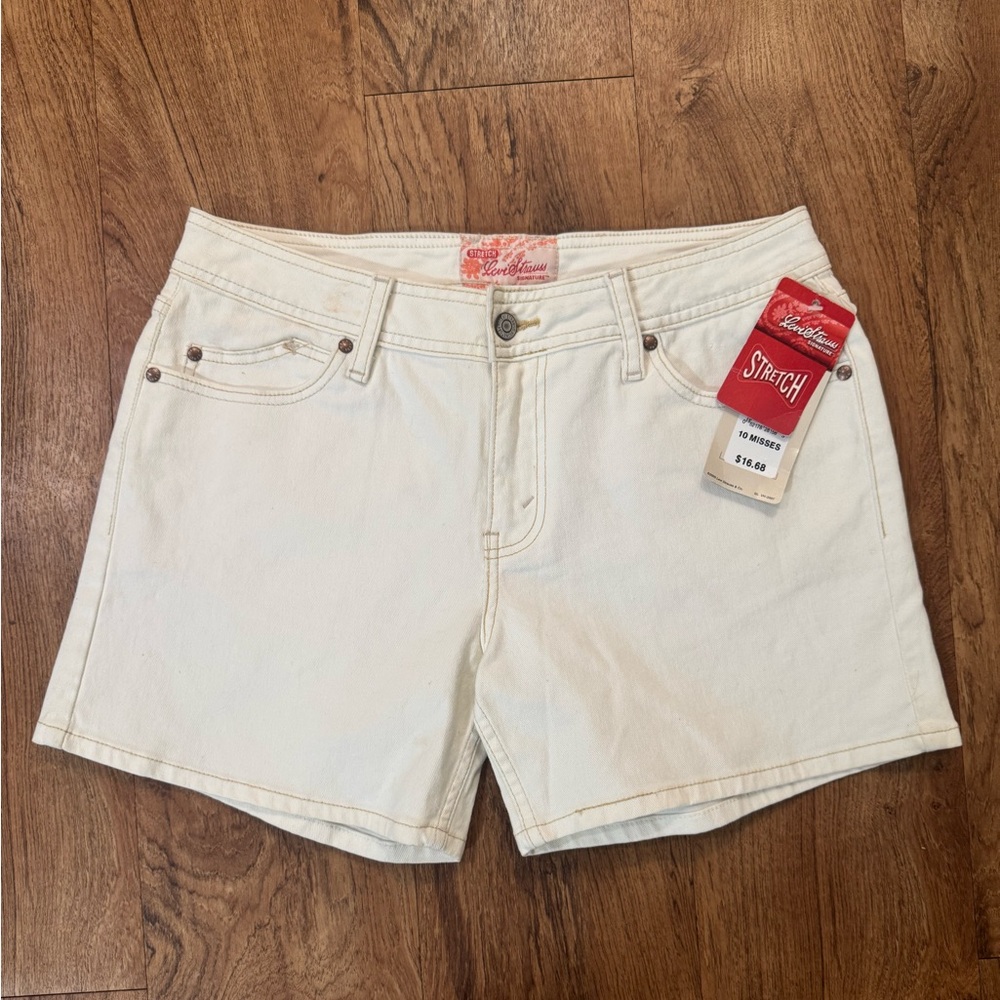 NWT Vintage Levi Strauss Women’s 10 White Denim Shorts Stretch Cotton & Spandex